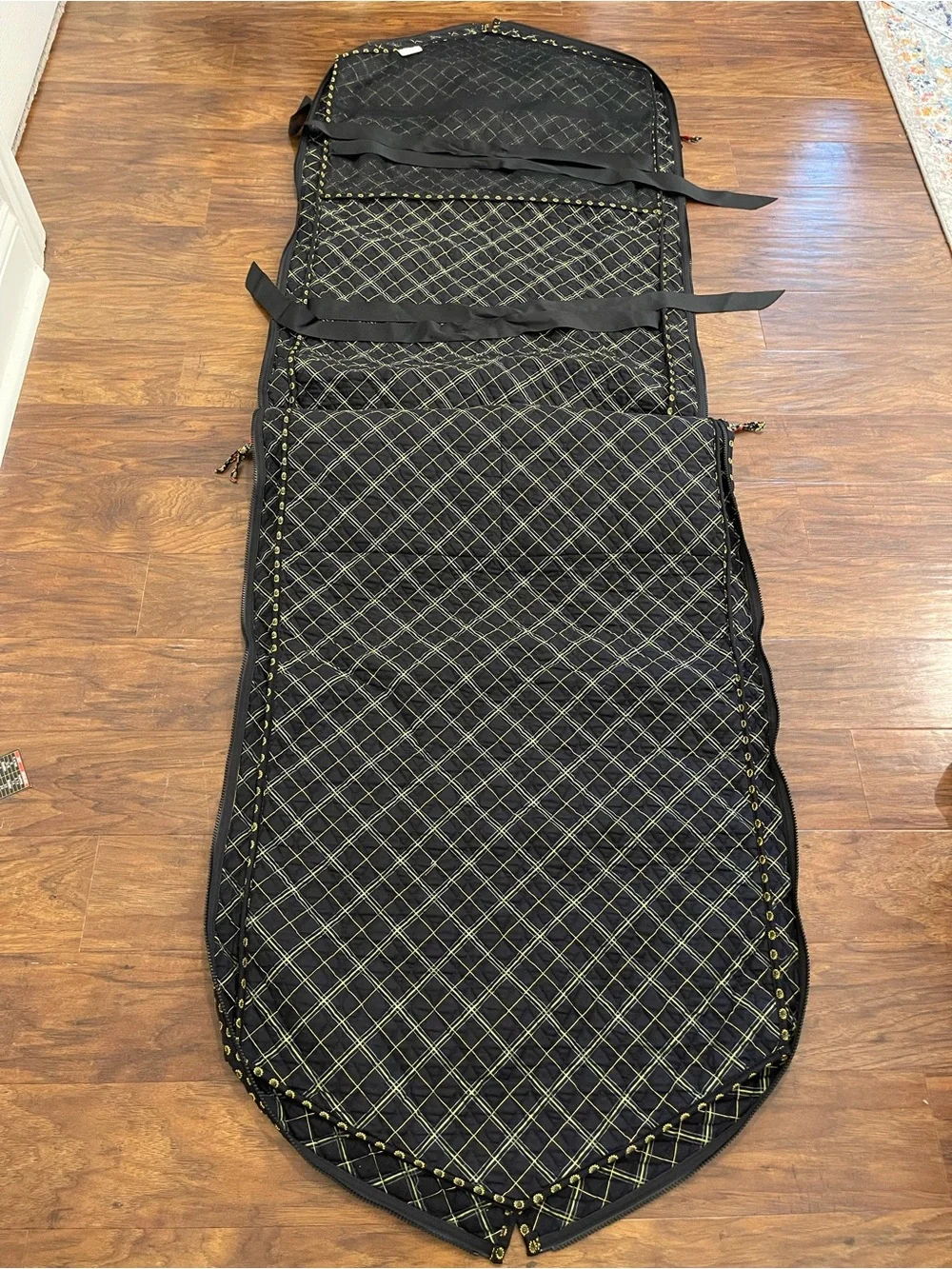 Vera Bradley Sunflower Floral Travel Garment Bag – Black Quilted, Daisy Trim
